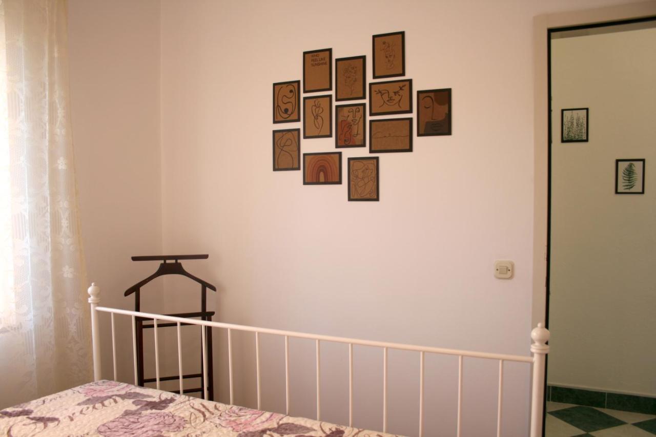 Appartamento Apartman Laura Primošten Esterno foto