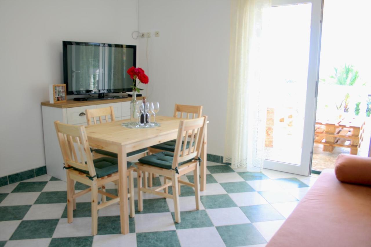 Appartamento Apartman Laura Primošten Esterno foto